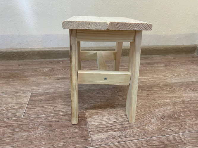 Табурет деревянный в Томске