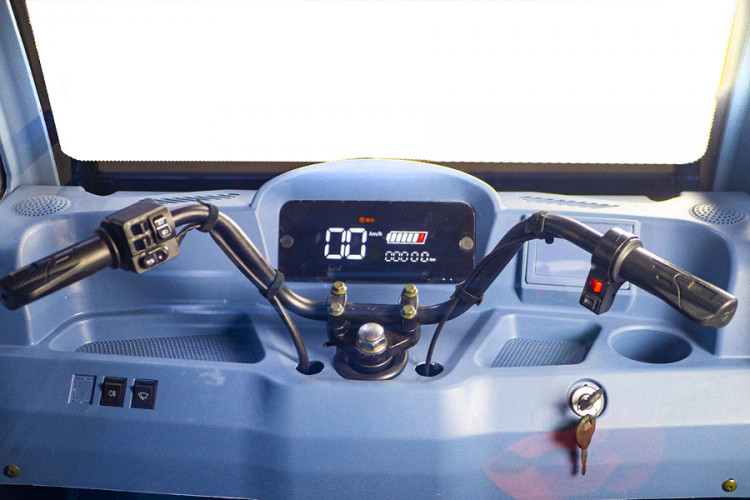 Грузовой электротрицикл Rutrike КАРГО Кабина 1500 в Томске